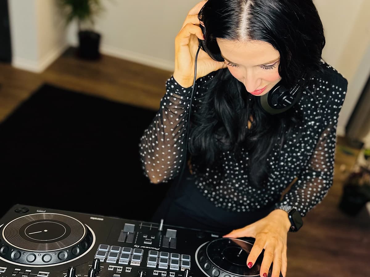 DJing for a GREAT CAUSE — @mental.skincare to help prevent suicide & raise mental-health awareness
